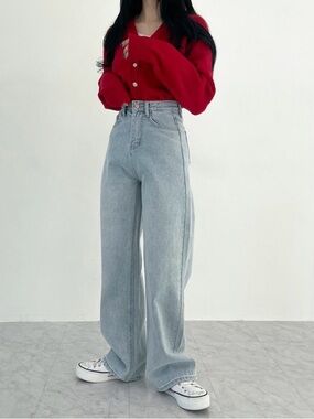 High-Waist Wide Leg Light Wash Jeans - Blue